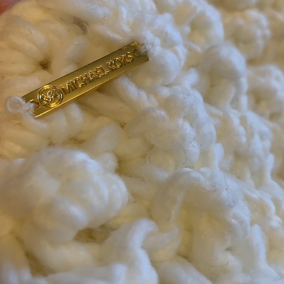 Michael Kors Infinity Neck Scarf - cozy cream knit - never worn - Picture 4 of 7
